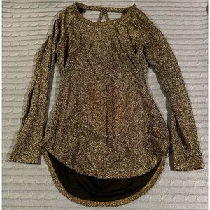 Metallic Sparkly Long Sleeve Hemmed Top- S